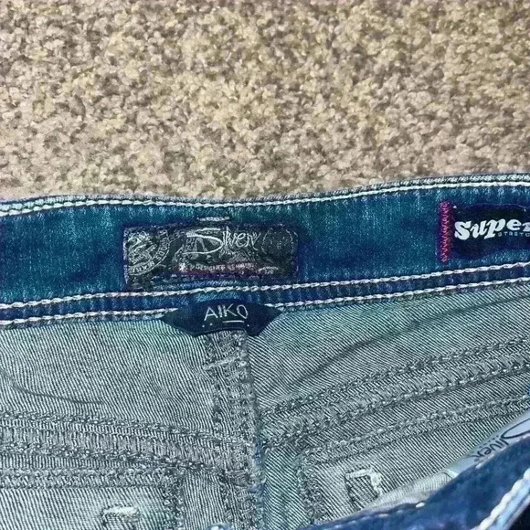Silver Jeans Capris - Picture 4 of 5
